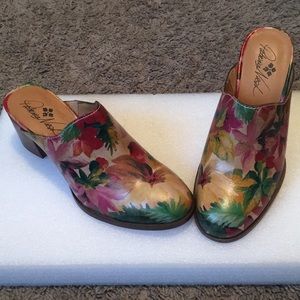 Women Patricia Nash Clogs